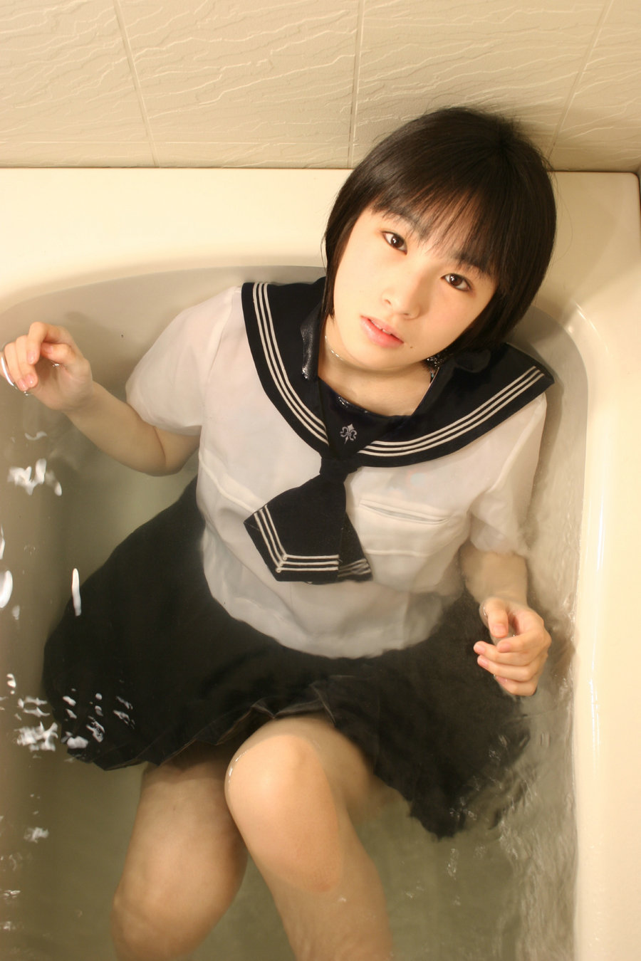 Haruna Anno 杏野はるな - There's a bath! お風呂があんのっ! [165P147MB]